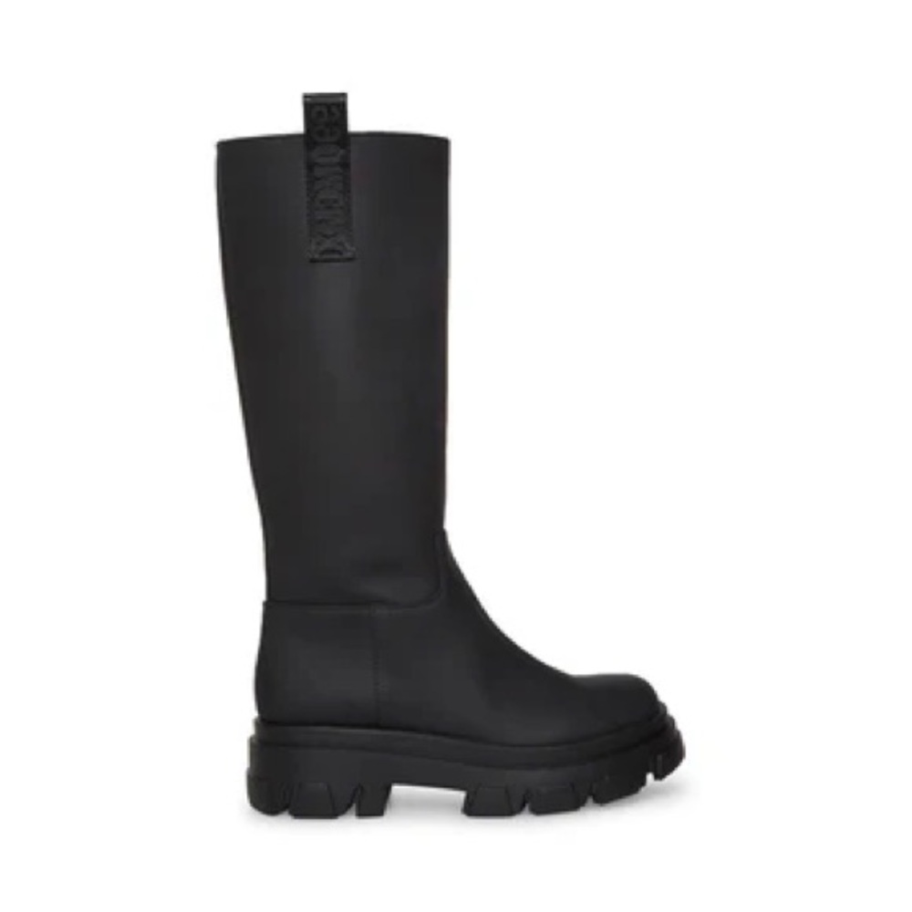 Steve Madden Chunky Pull on Boots size 8